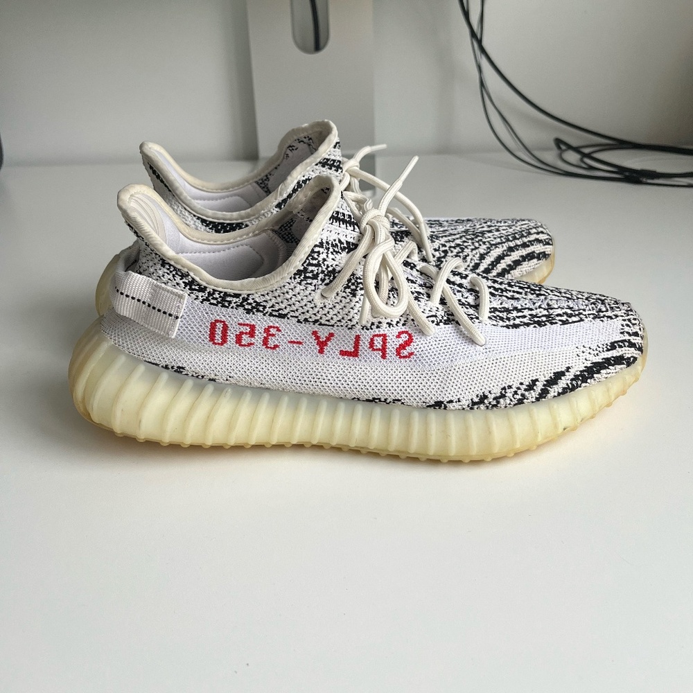 Size 10.5 - adidas Yeezy Boost 350 V2 Low Zebra Non Reflective